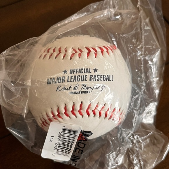 NWT - Los Angeles Angels Rawlings "The Original" Team Logo Baseball - Picture 2 of 4